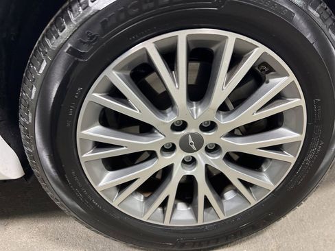 Used 2024 Genesis GV80 2.5T image 38