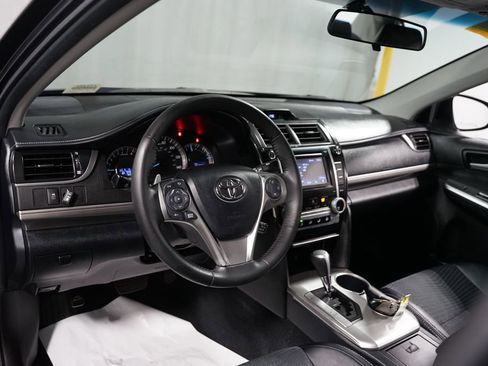 Used 2012 Toyota Camry SE image 11