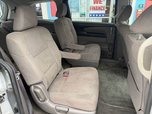 Used 2012 Honda Odyssey LX image 19