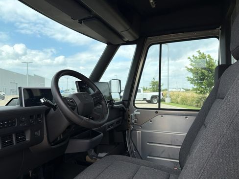 Used 2024 Chevrolet Brightdrop 600 w/ Commercial Equipment Package AWD/4WD image 8