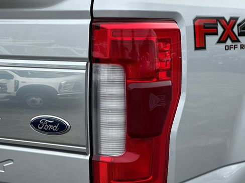 Used 2019 Ford F250 Platinum w/ Platinum Ultimate Package image 26