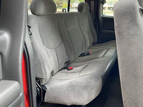 Used 2005 Chevrolet Silverado 2500 LS AWD/4WD image 38