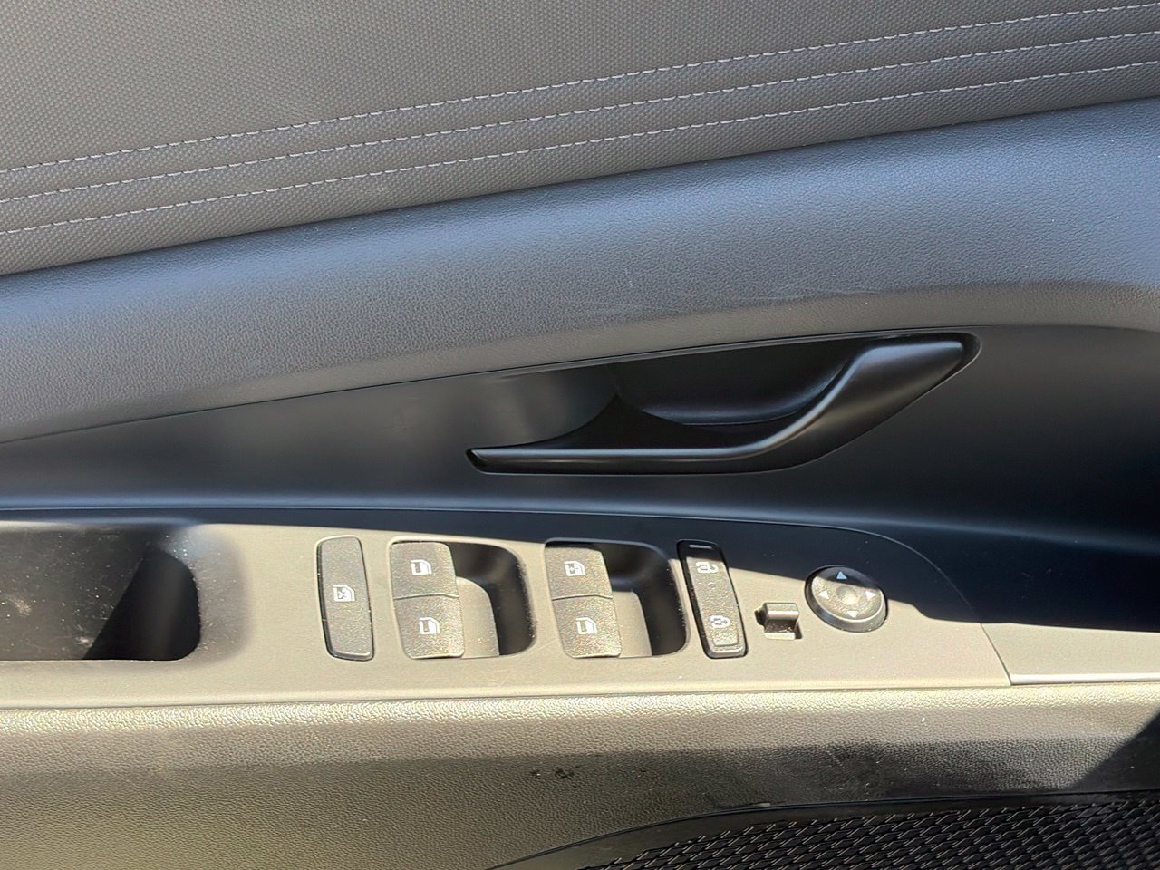Used 2026 Hyundai Elantra Sport FWD image 6