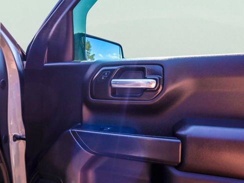 Used 2025 Chevrolet Silverado 1500 Custom RWD image 13