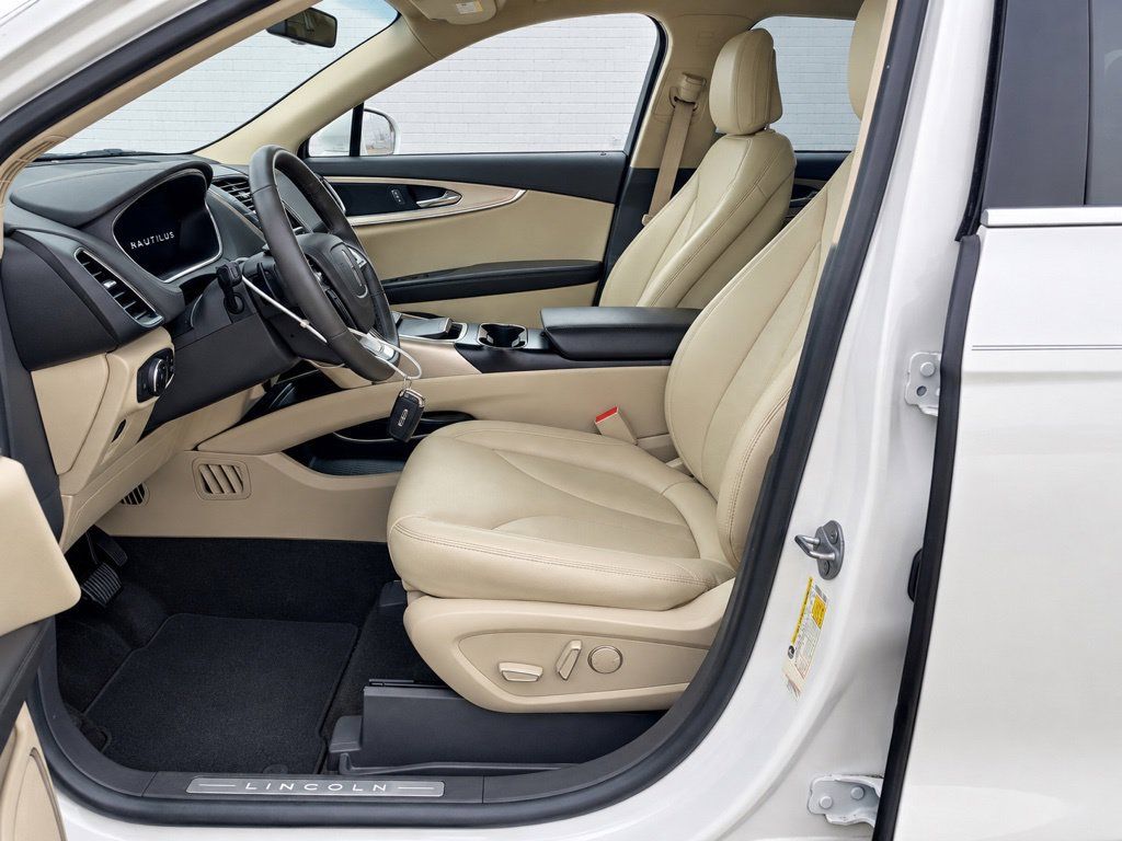 Used 2020 Lincoln Nautilus FWD image 7