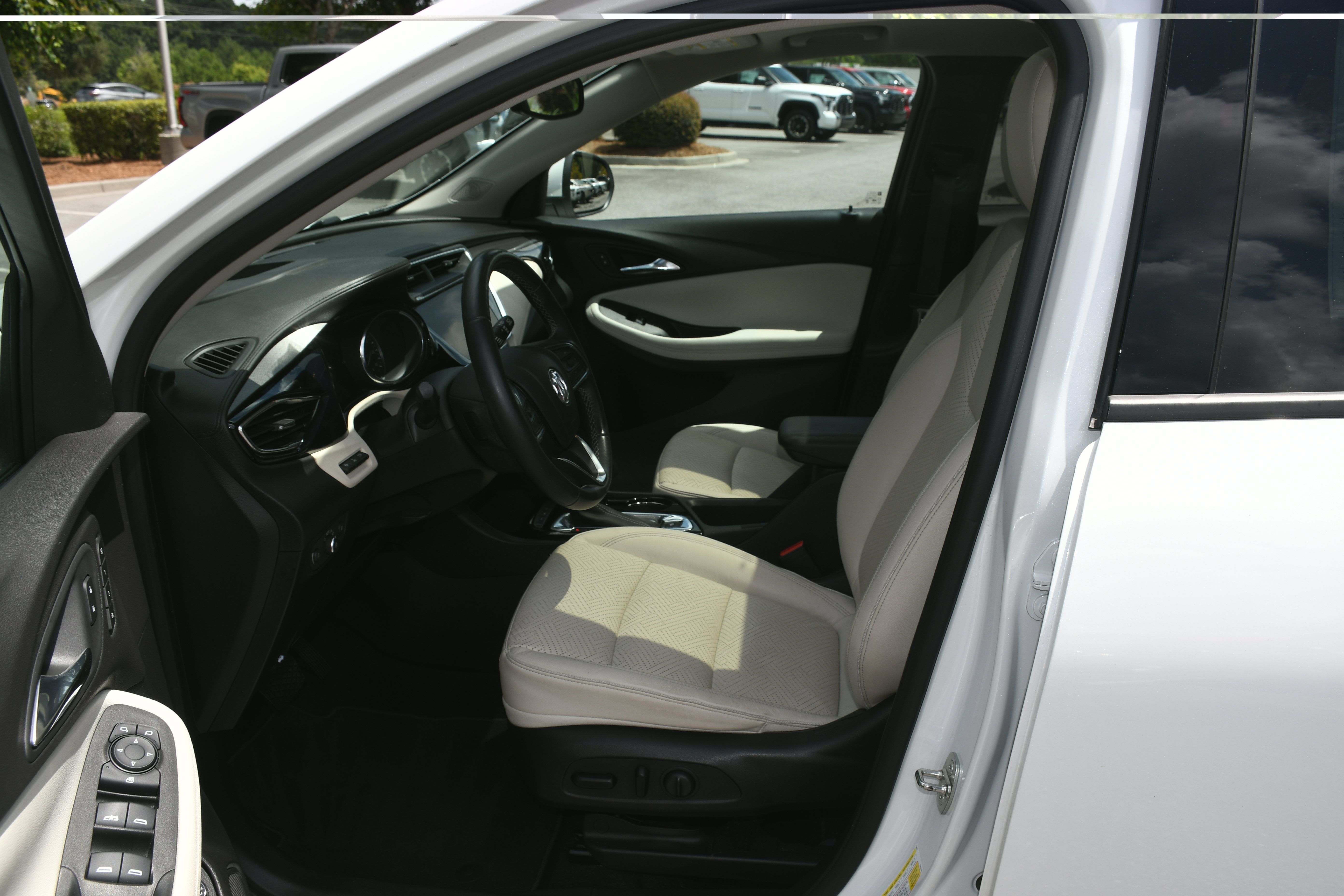 Used 2021 Buick Encore GX Essence w/ Advanced Technology Package AWD/4WD image 7