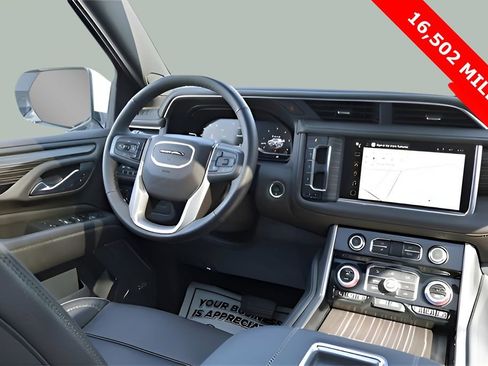 Used 2024 GMC Yukon Denali image 34