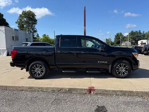 Used 2023 Nissan Titan SV w/ SV Convenience Package AWD/4WD image 5