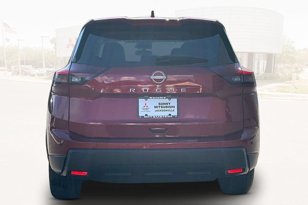 Used 2025 Nissan Rogue SV FWD image 5