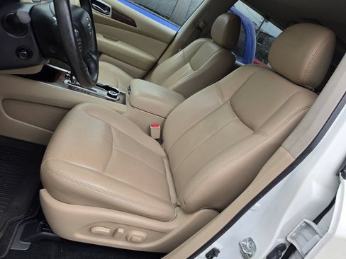 Used 2019 Nissan Pathfinder Platinum AWD/4WD image 6