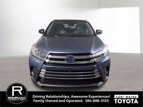 Used 2018 Toyota Highlander Limited Platinum AWD/4WD image 3