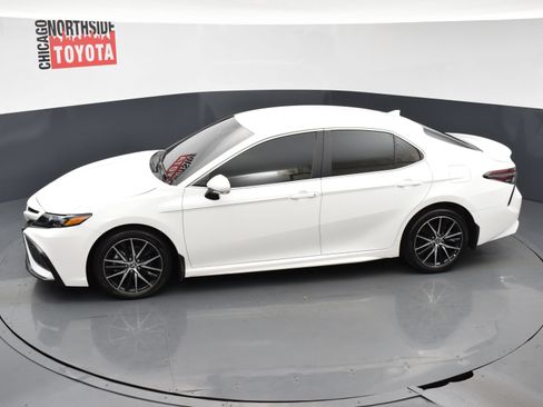 Used 2024 Toyota Camry SE w/ Cold Weather Package AWD/4WD image 19
