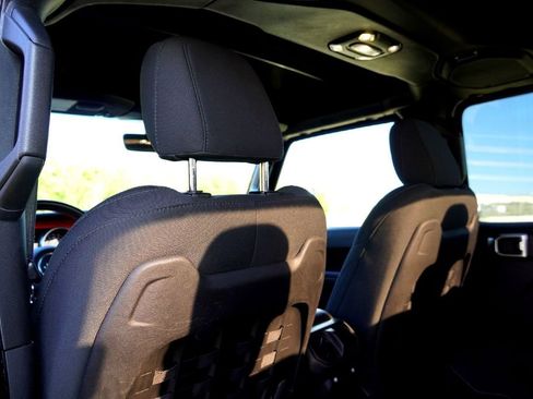 Used 2022 Jeep Gladiator Rubicon w/ Safety Group image 33