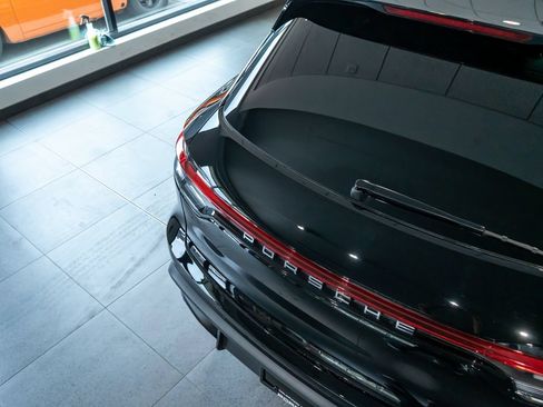 Certified 2026 Porsche Macan AWD/4WD image 36