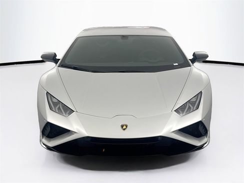 Used 2020 Lamborghini Huracan EVO image 2
