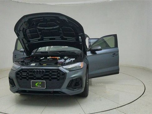 Used 2024 Audi Q5 e Prestige w/ Prestige Package image 78