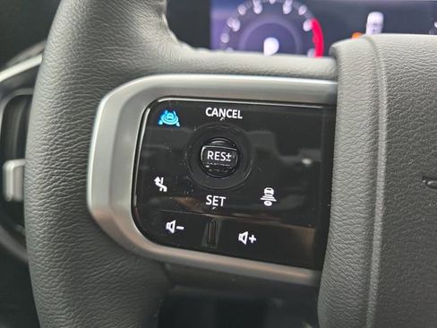 Used 2025 Nissan Armada SL w/ Captain's Chari Seat Package RWD image 38