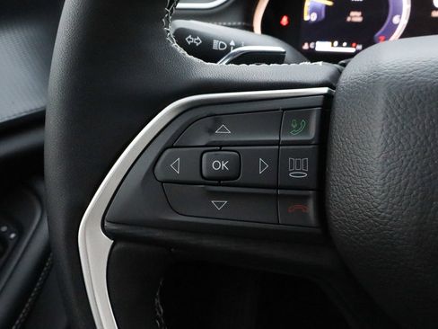 New 2025 Jeep Grand Cherokee Laredo X w/ Luxury Tech Group I image 30