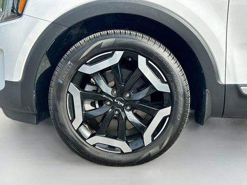 Used 2025 Kia Telluride EX w/ EX Captain's Chair Package AWD/4WD image 33