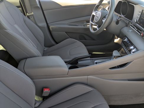 Certified 2023 Hyundai Elantra SEL image 10