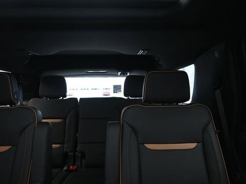 Used 2022 GMC Yukon AT4 AWD/4WD image 15