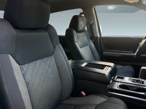 Used 2018 Toyota Tundra SR5 w/ SR5 Upgrade Package image 30