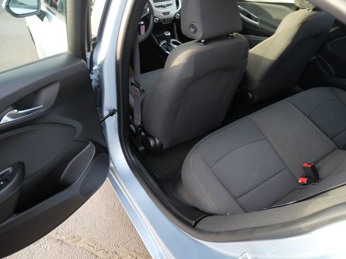 Used 2017 Chevrolet Cruze LS image 19