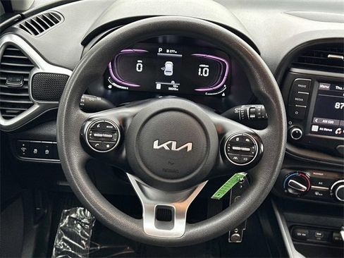 Certified 2023 Kia Soul LX image 4