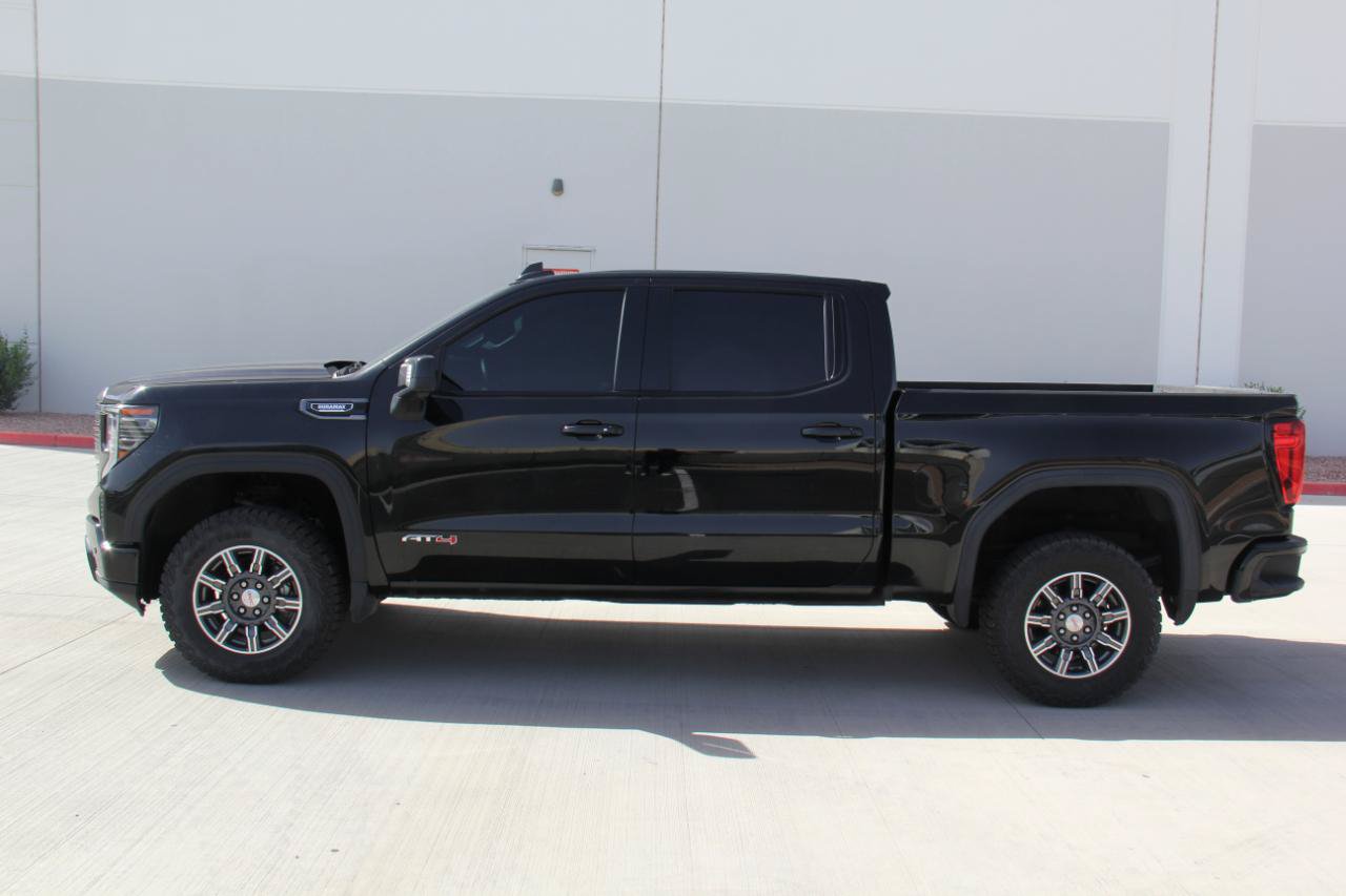 Used 2024 GMC Sierra 1500 AT4 w/ Technology Package AWD/4WD image 8