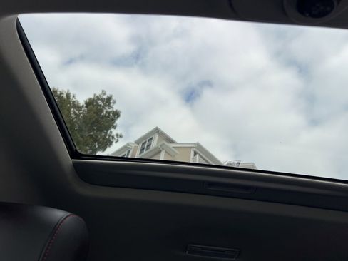 Used 2016 Chevrolet Equinox LTZ w/ Enhanced Convenience Package image 18