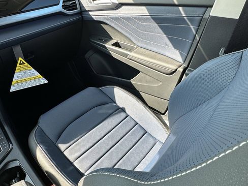 New 2025 Volkswagen Taos SEL image 14