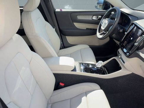 New 2026 Volvo XC40 B5 Plus w/ Protection Package Premier image 28