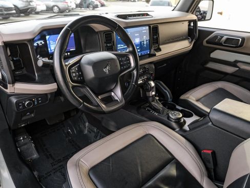 Used 2021 Ford Bronco Wildtrak image 2