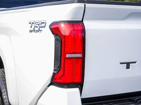 Used 2024 Toyota Tacoma TRD Sport w/ TRD Sport Upgrade Package image 11