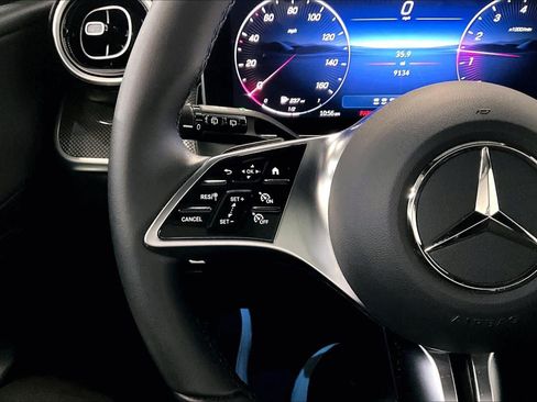 Used 2026 Mercedes-Benz GLC 300 4MATIC image 24