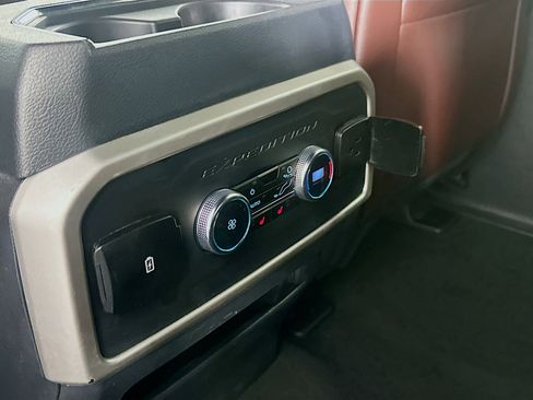 Used 2024 Ford Expedition Limited image 28