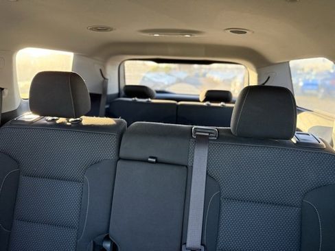 Used 2021 GMC Acadia SLE image 12