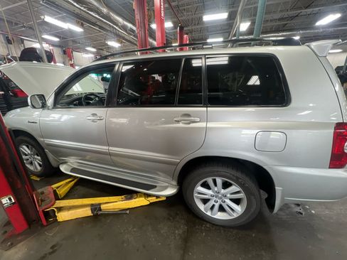 Used 2006 Toyota Highlander Limited FWD image 3