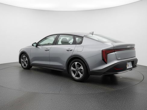 Used 2025 Kia K4 LXS image 6