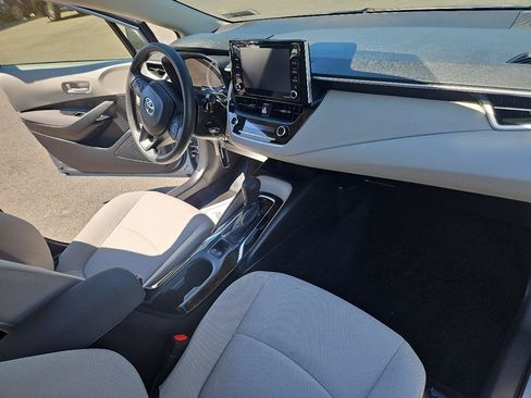 Used 2021 Toyota Corolla LE FWD image 16