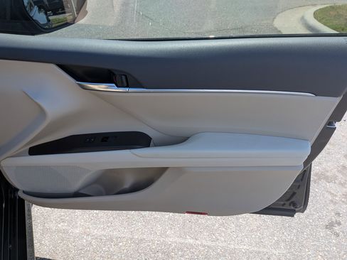 Used 2023 Toyota Camry LE image 31