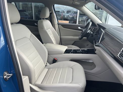 Certified 2025 Volkswagen Atlas SEL image 28