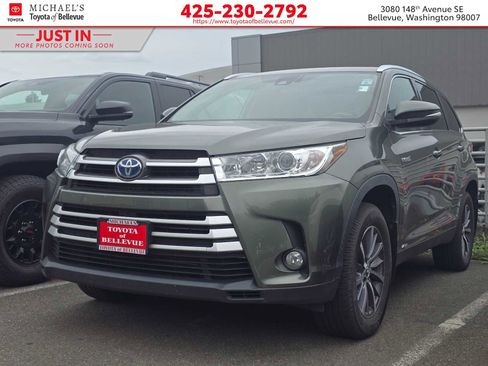 Used 2019 Toyota Highlander XLE AWD/4WD image 1