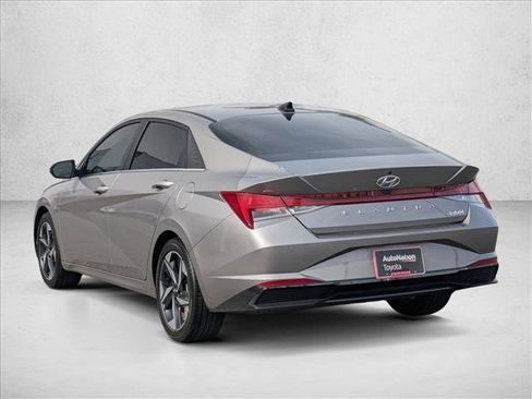 Used 2023 Hyundai Elantra Limited image 8