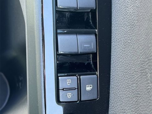 Used 2022 Toyota Prius L Eco image 22