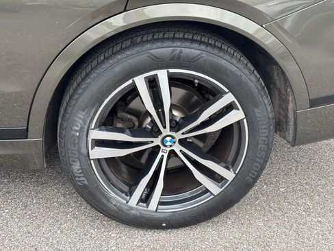 Used 2025 BMW X7 xDrive40i w/ M Sport Package AWD/4WD image 10