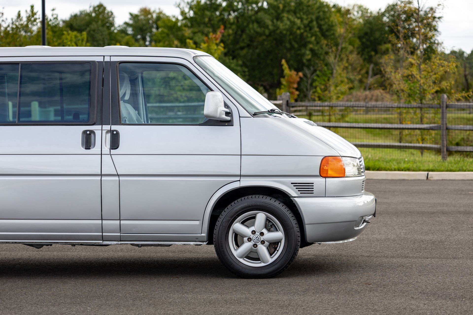 Used 2002 Volkswagen Eurovan MV FWD image 21