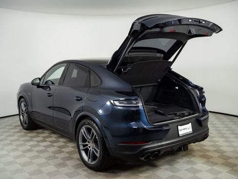 New 2026 Porsche Cayenne E-Hybrid Coupe AWD/4WD image 34