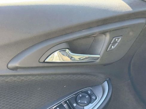 Used 2023 Chevrolet Malibu LT FWD image 24