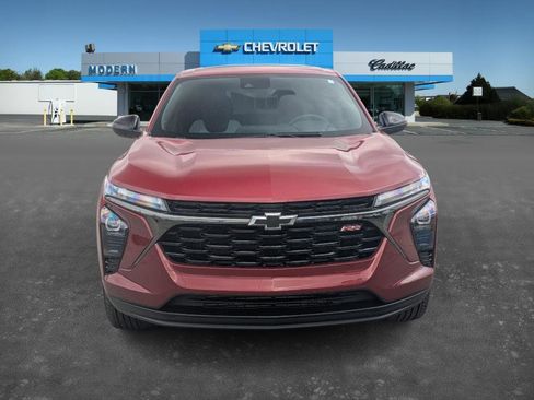 Certified 2025 Chevrolet Trax RS w/ Sunroof Package image 2